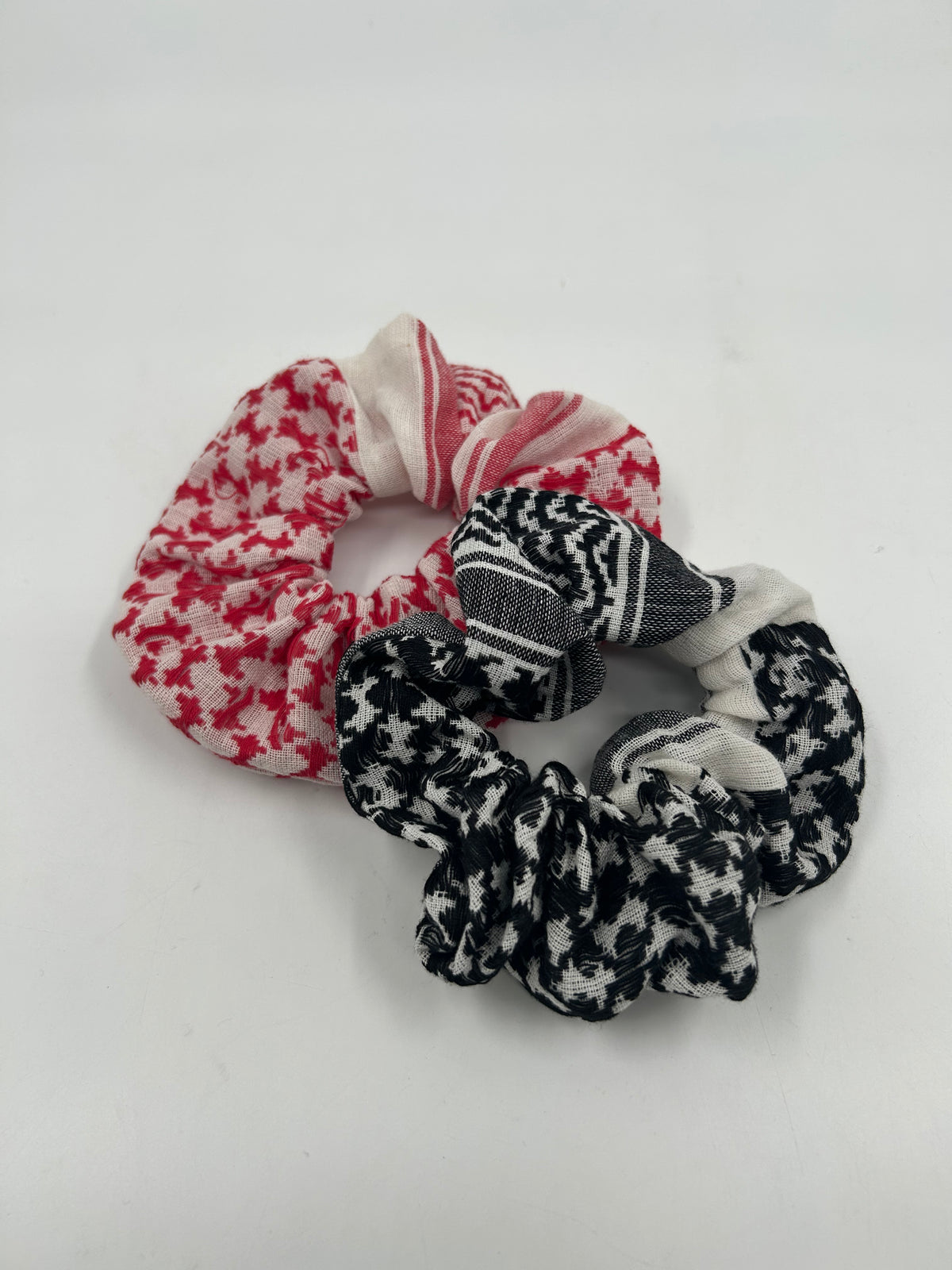 Keffiyeh-scrunchie