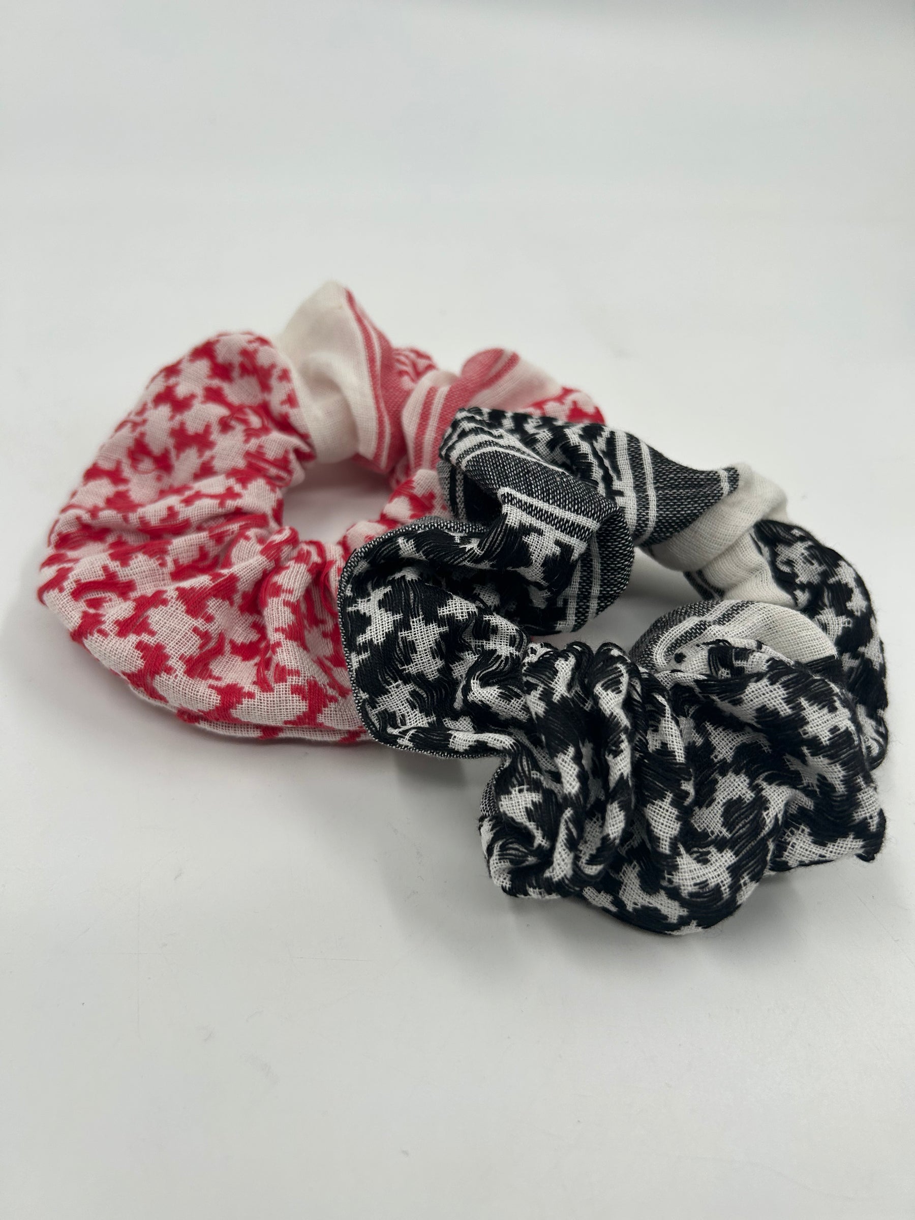 Keffiyeh-scrunchie